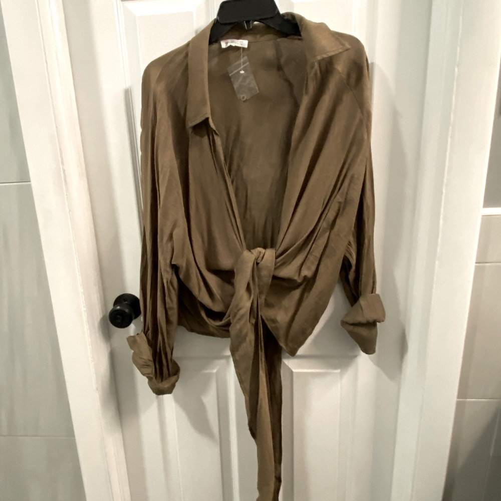 🤎CHIC SOUL KHAKI tie front blouse SIZE 1X